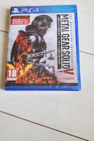 PS4 Metal Gear Solid V NOVO